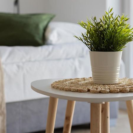 Ursus Sunny Studio For 4 Guests With Parking & Balcony By Noclegi Renters Varšava Exteriér fotografie