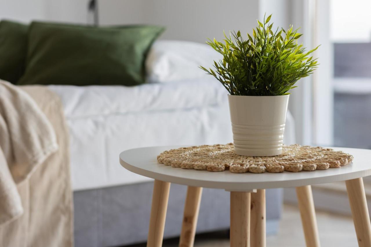 Ursus Sunny Studio For 4 Guests With Parking & Balcony By Noclegi Renters Varšava Exteriér fotografie