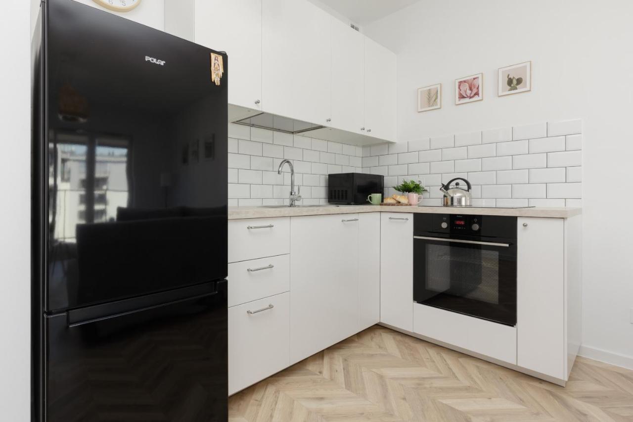 Ursus Sunny Studio For 4 Guests With Parking & Balcony By Noclegi Renters Varšava Exteriér fotografie